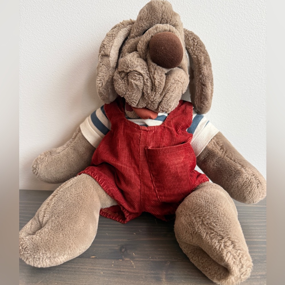 Vintage Wrinkles hand puppet dog
Ganz Brothers (🇨🇦)